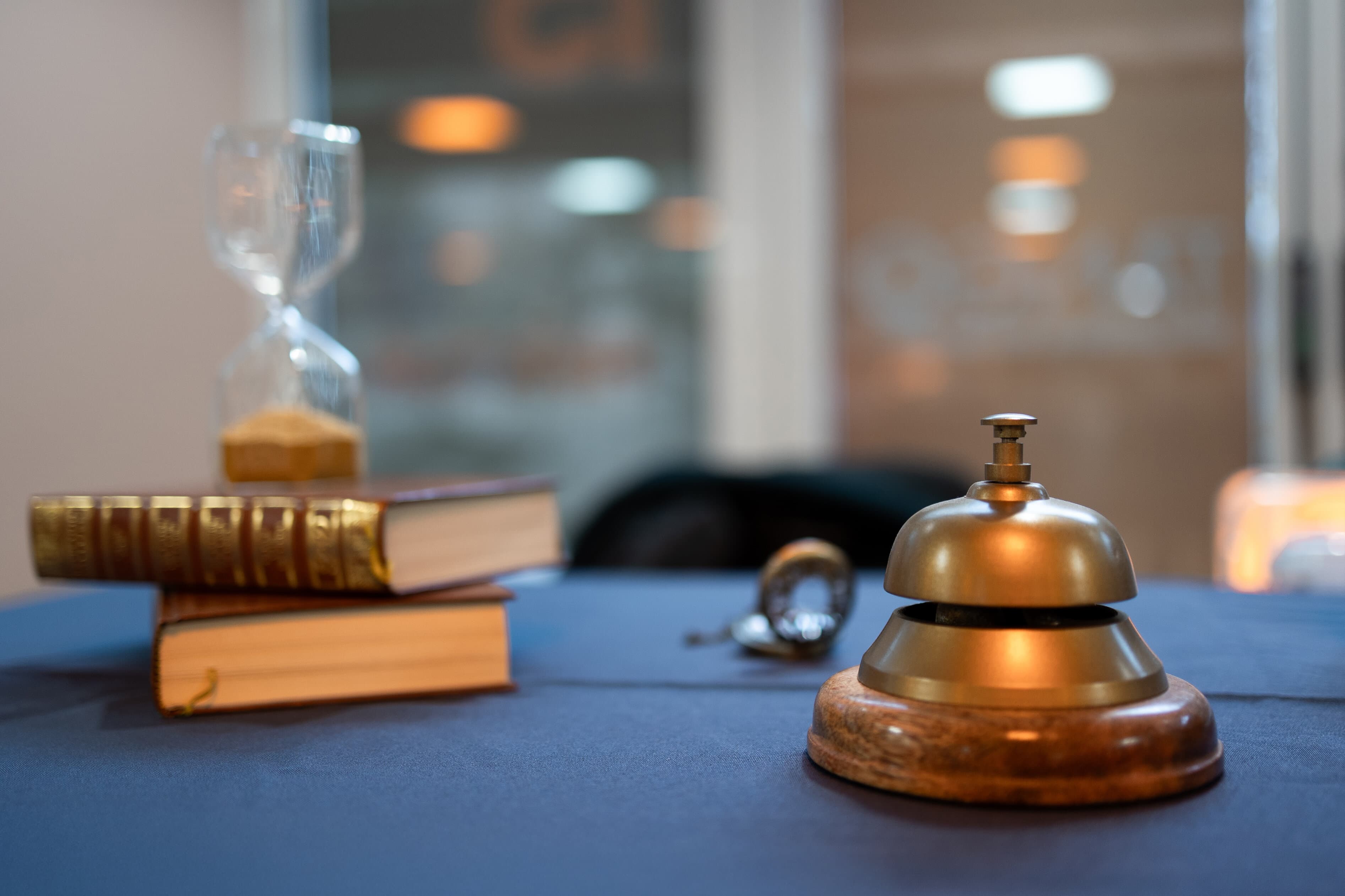 Keep Your Time — conciergerie, cloche de service et ambiance hôtelière